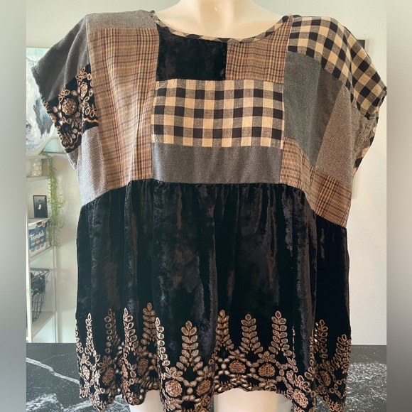 ivy jane Tops - Ivy Jane Black and Brown Patchwork Blouse